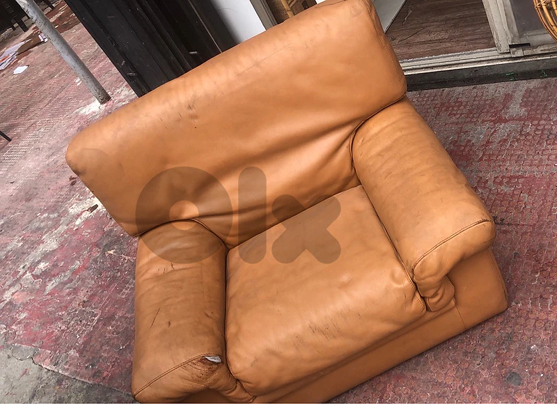 leather lounge chair , 125$