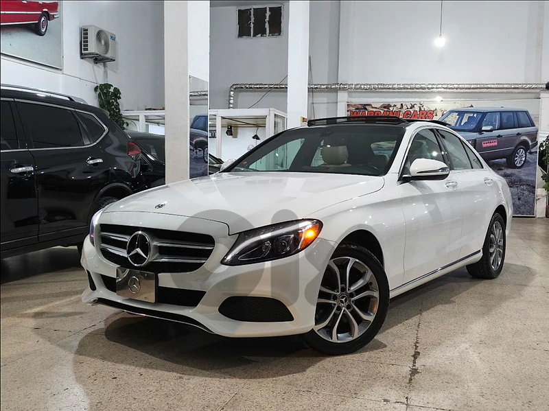 2018 Mercedes-Benz C300 4MATIC (CLEAN CARFAX) 2018 Mercedes-Benz C300 4MATIC (CLEAN CARFAX)