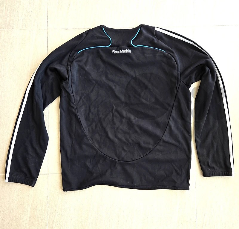 Real Madrid Football Training Sweat Shirt - Medium