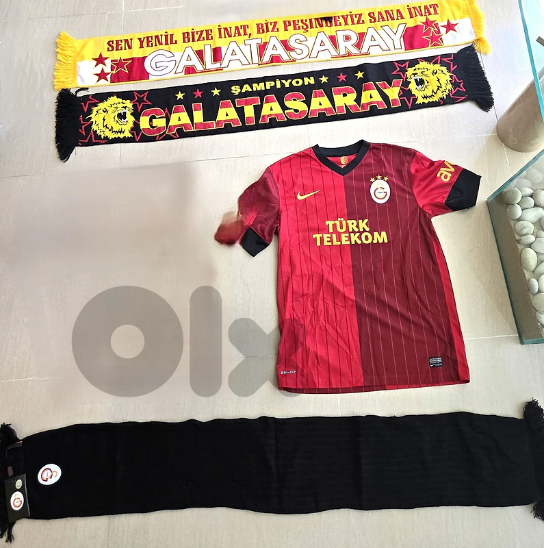 Beshiktash Football Shirt + 3 Scarfs