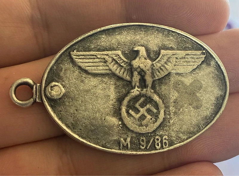 نسخة عن ميدالية تعريف للبوليس السري الالماني غستابو Gestapo Nazi