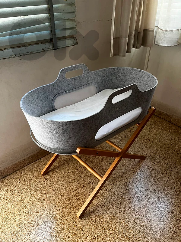 Snuz Light Grey Moses Basket with Stand