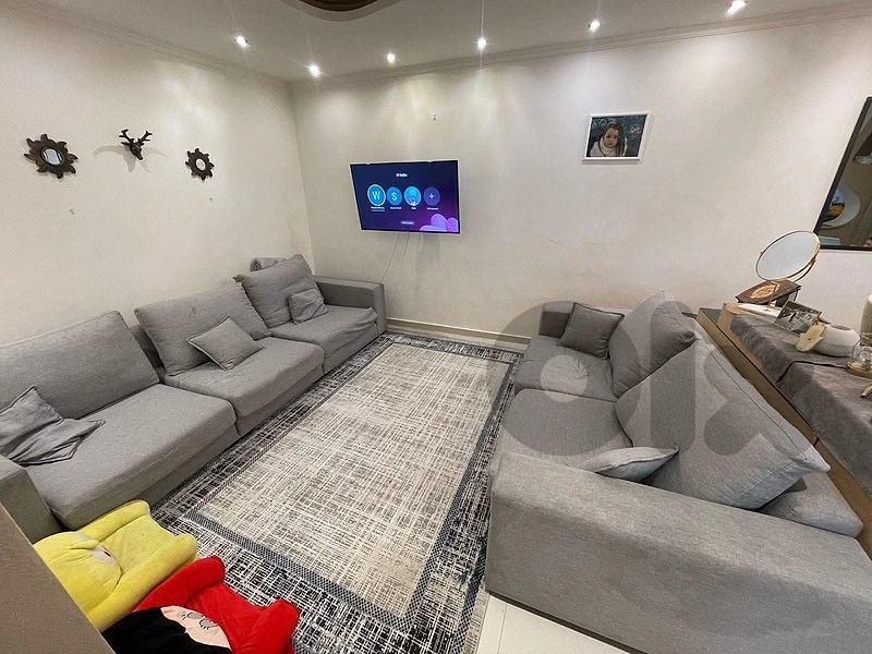 living room 5 seater