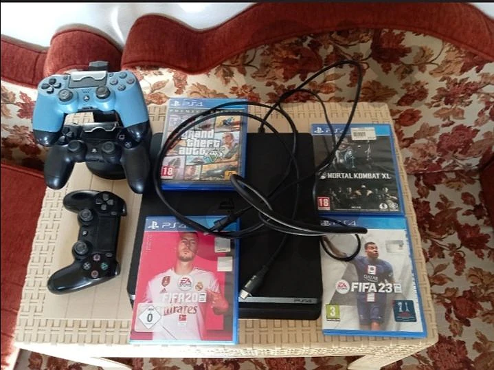 ps4 slim +4💿 +3🎮 =175$ only! ps4 slim +4💿 +3🎮 =175$ only!