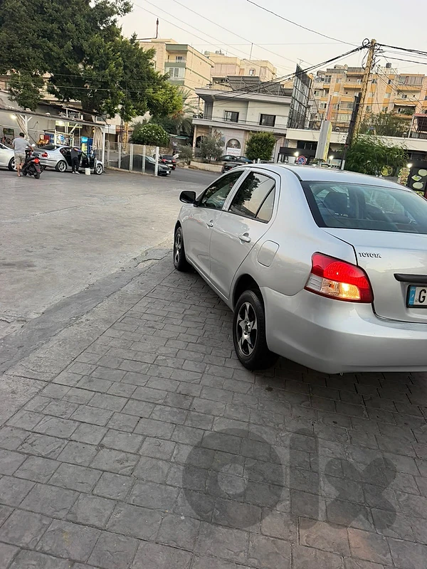 تويوتا ياريس سيدان 2006 تويتا ياريس
