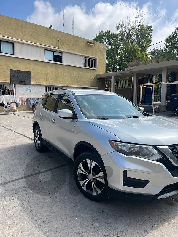Nissan Rogue 2017 - 100,000 km