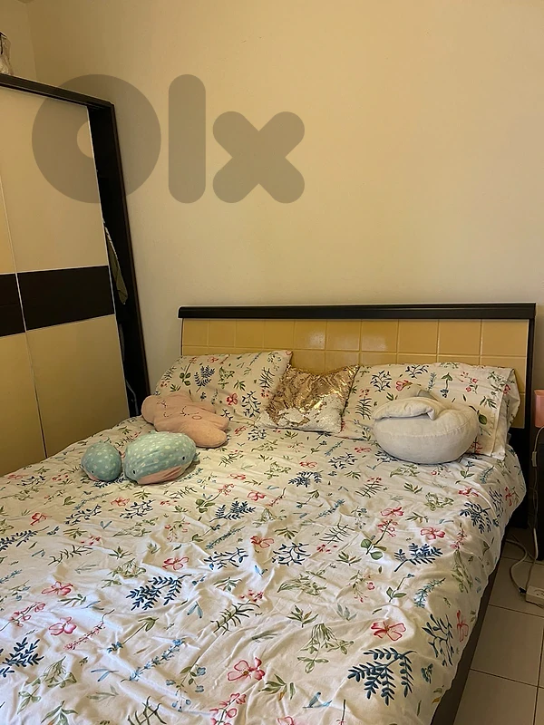 offering a bedroom and commond