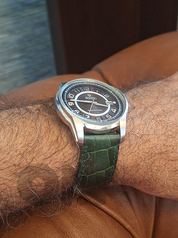 bulova precisionist Claremont quartz watch