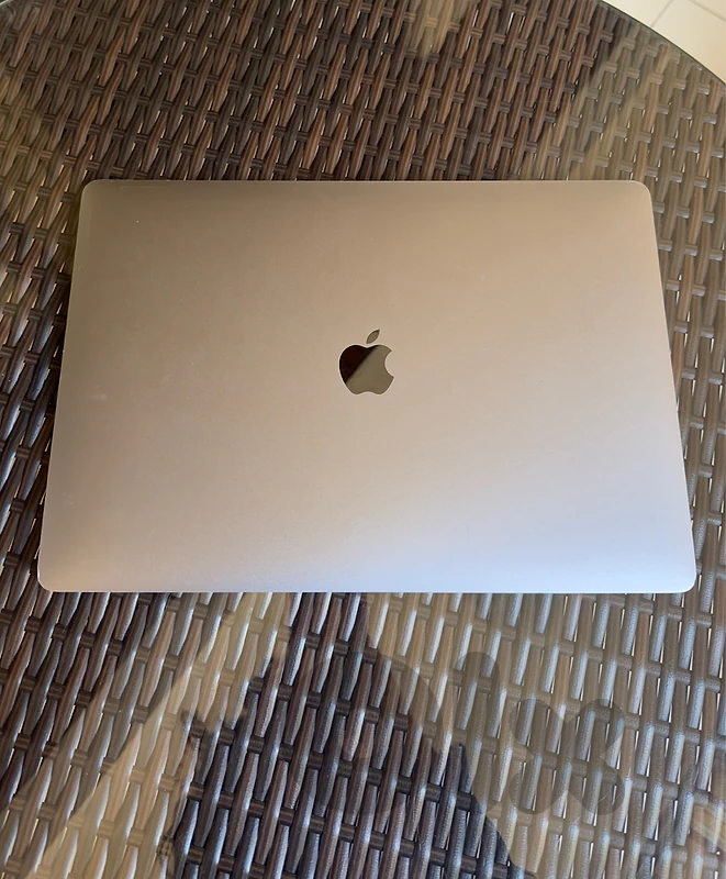 MacBook Pro 15” 2016 touchbar