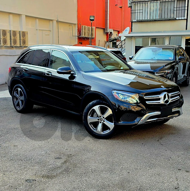 MERCEDES-BENZ GLC 300 4MATIC LAUNCH EDITION 2019 LOW MILEAGE MINT
