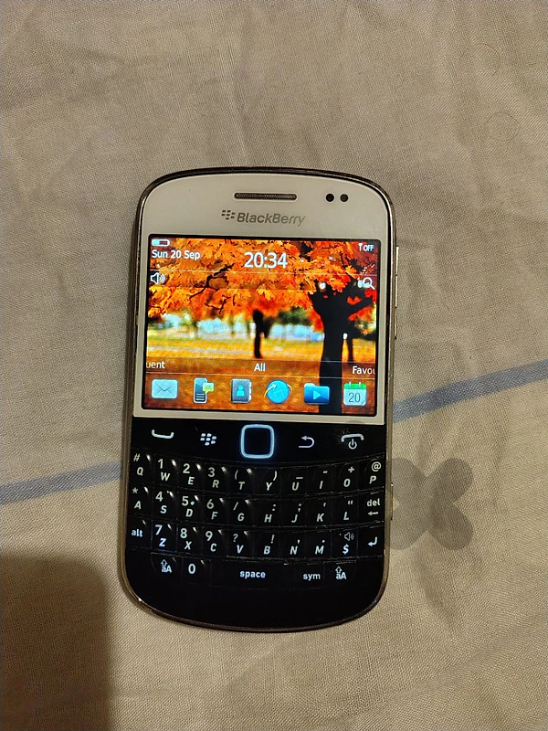 blackberry bold 4