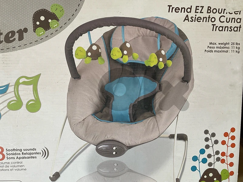 baby trend  Bouncer