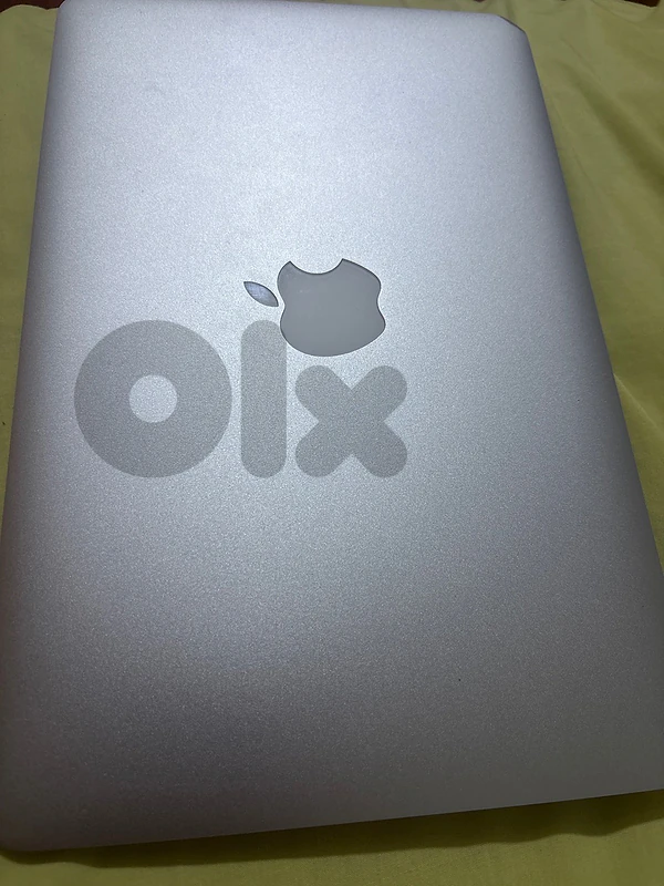 Apple MacBook