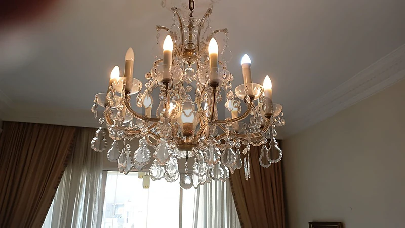 chandelier vintage