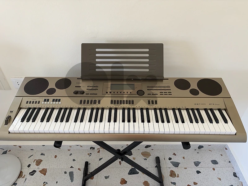 Casio AT-5 Oriental Electronic Keyboard/ Orgue