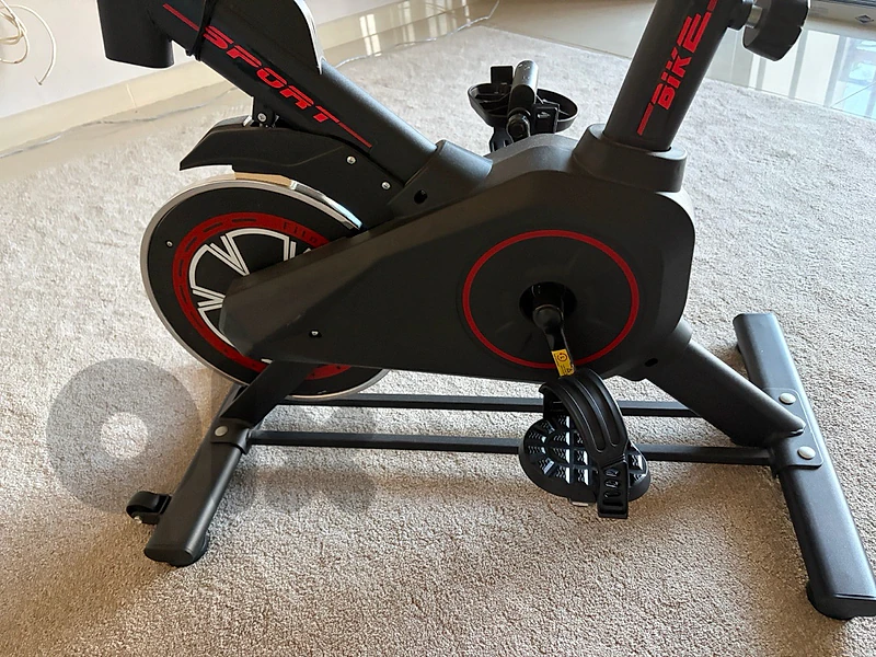 Sport indoor spinning/exercise bike with: