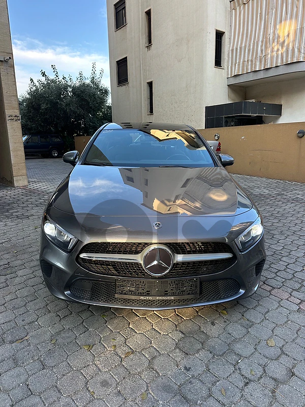 Mercedes A 250 4matic 2019 gray on black (clean carfax-37000 miles)
