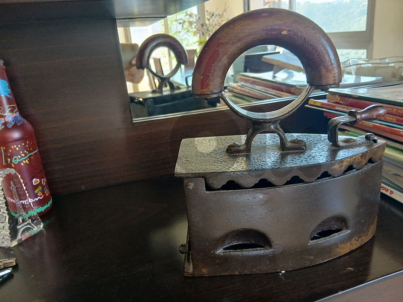 مطحنة بن ومكواة