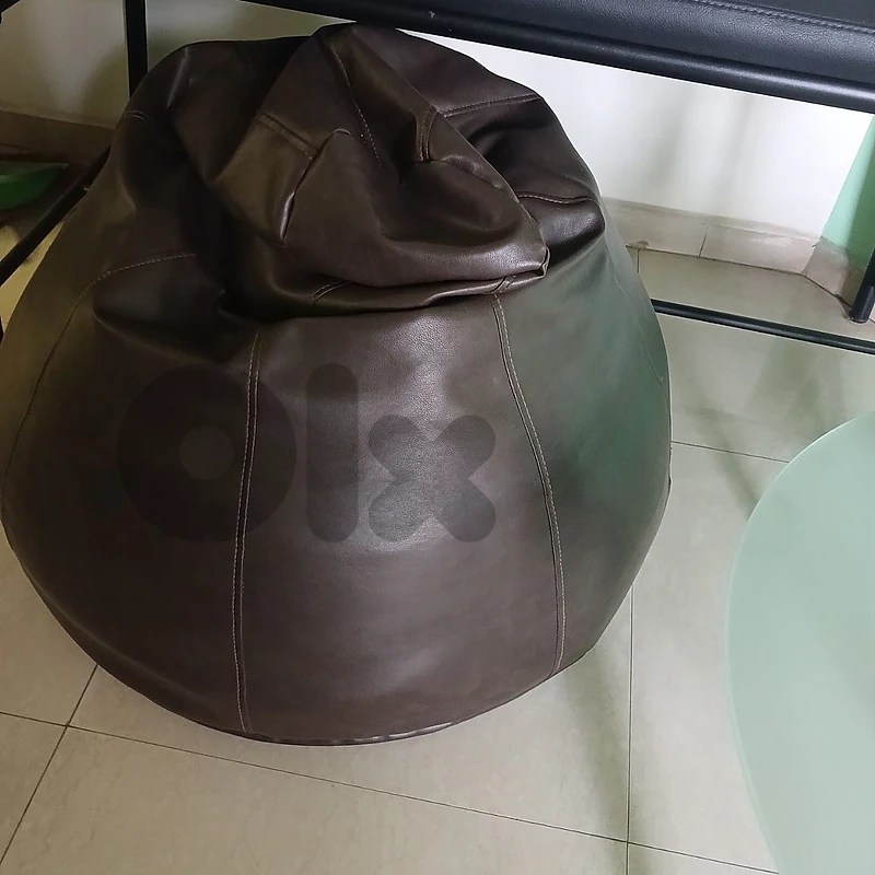 Brown pouf