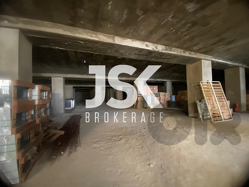L22705 Spacious Warehouse For Sale in Ramlet Al Baydah, Beirut