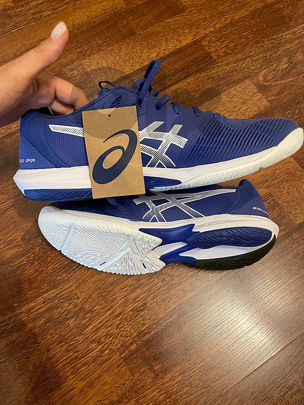 New tennis shoes
