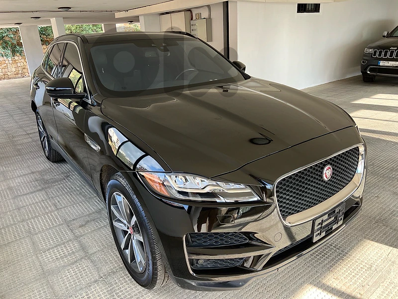 Jaguar F-Pace 25t AWD Prestige 2018 Very Clean black on black like new