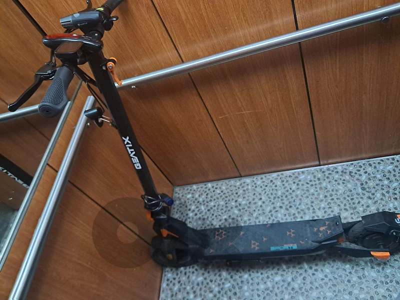 G1 electric scooter