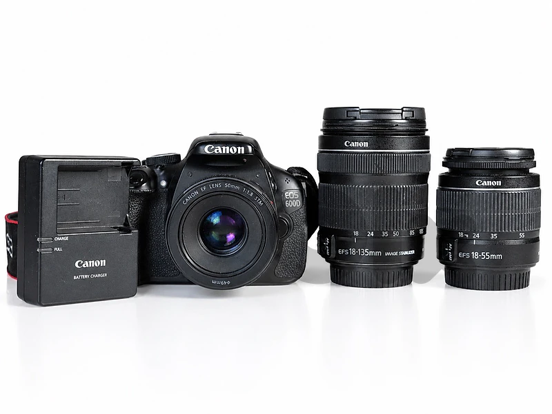 canon eos 600D with 3 lenses and speed light godox TT685