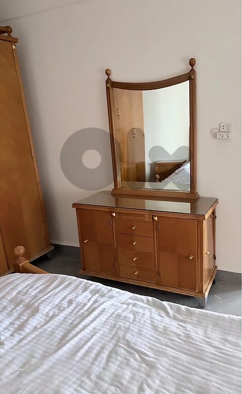 Complete Wooden Bedroom Set (Bed, 2 Nightstands & Closet)