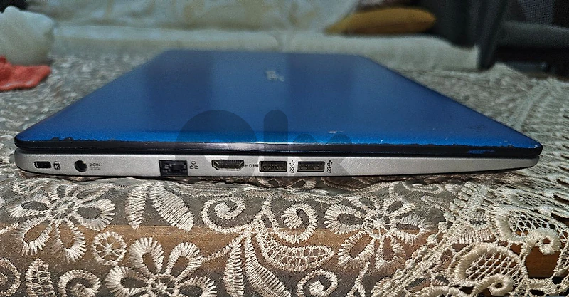ASUS VivoBook S551LN