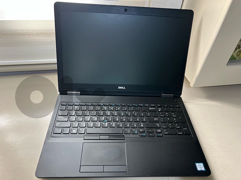 لابتوب ماركة DELL