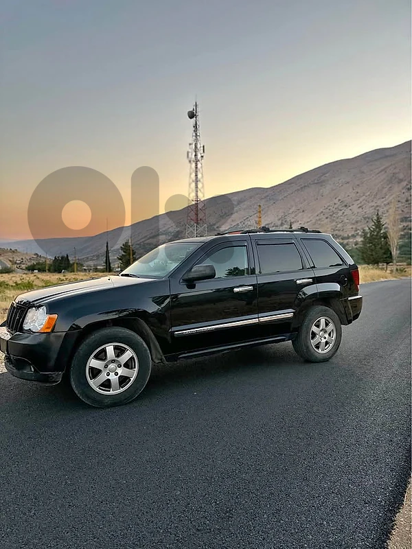 Cherokee laredo 2010