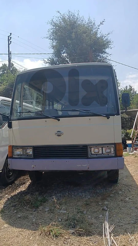 Nissan 1999