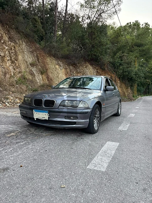 BMW 3-Series 2000 328i