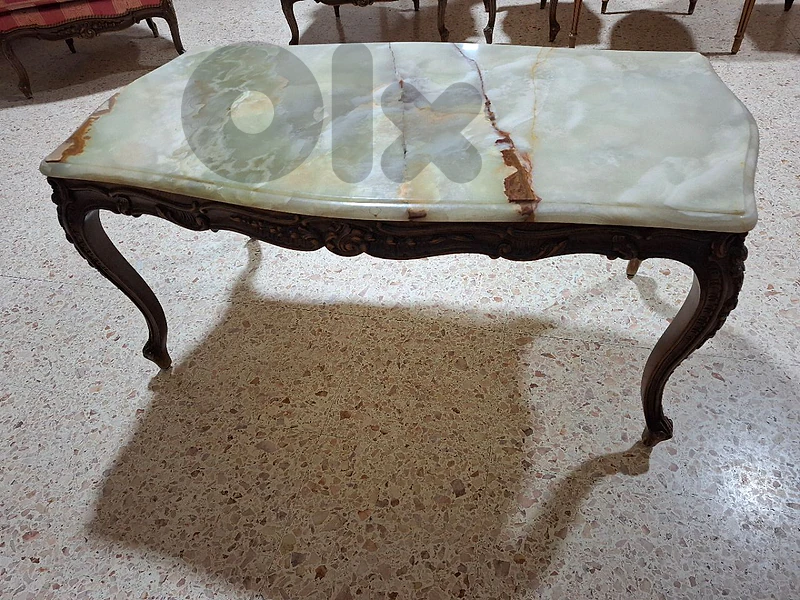 طاولة قهوة كلاسيكية فاخرة (طاولة وسط).
