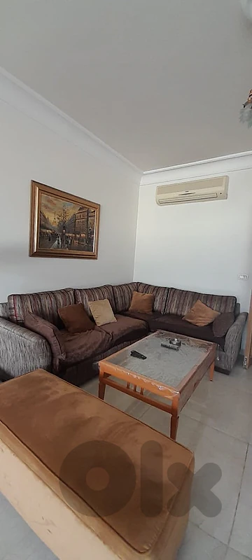 Unfurnished apartment for sale Ain el Remanehشقة للبيع في عين الرمانة
