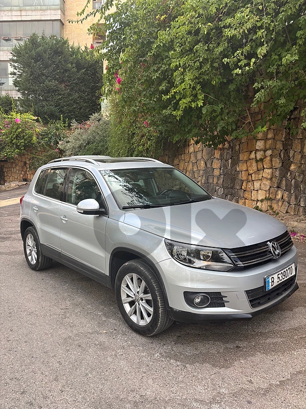 Volkswagen Tiguan 2014 full option one owner 2 keys
