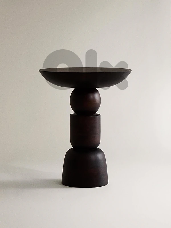 Wood sidetable