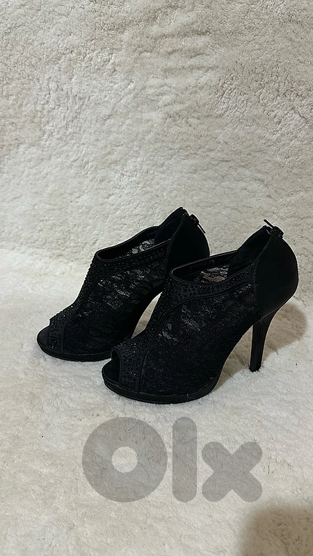 black heel