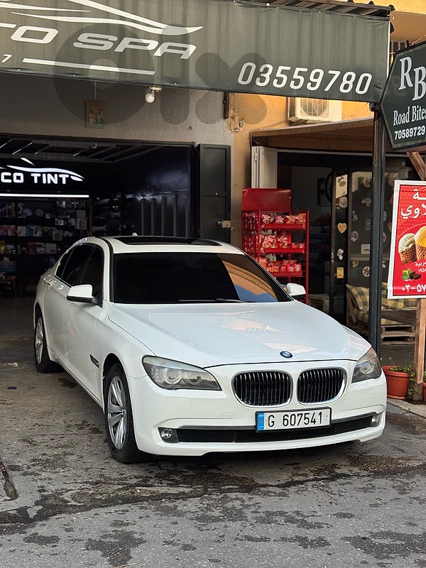 BMW 7-Series 2009 740li