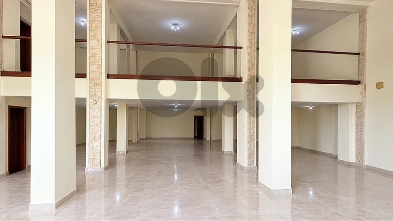 building - showroom  for rent