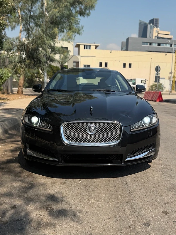 2012 Jaguar XF 2012 V8  92000 km only