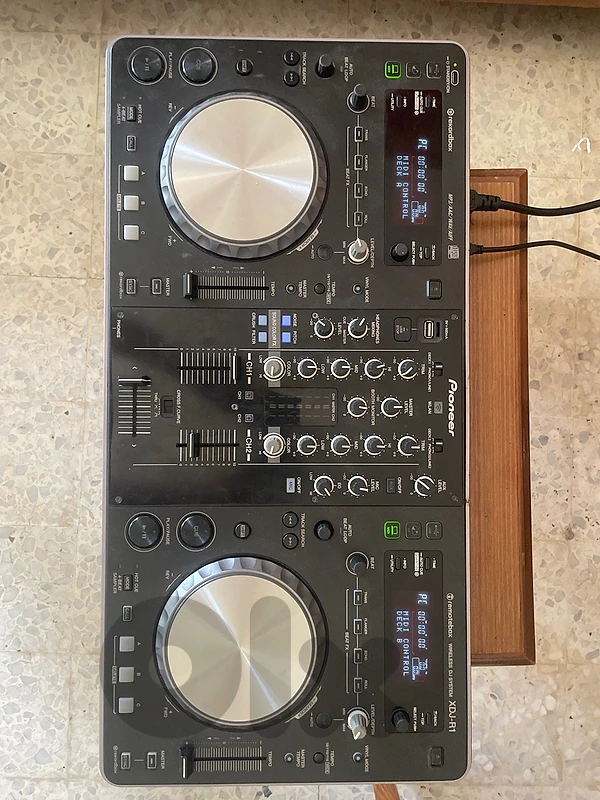 Pioneer XDJ-R1