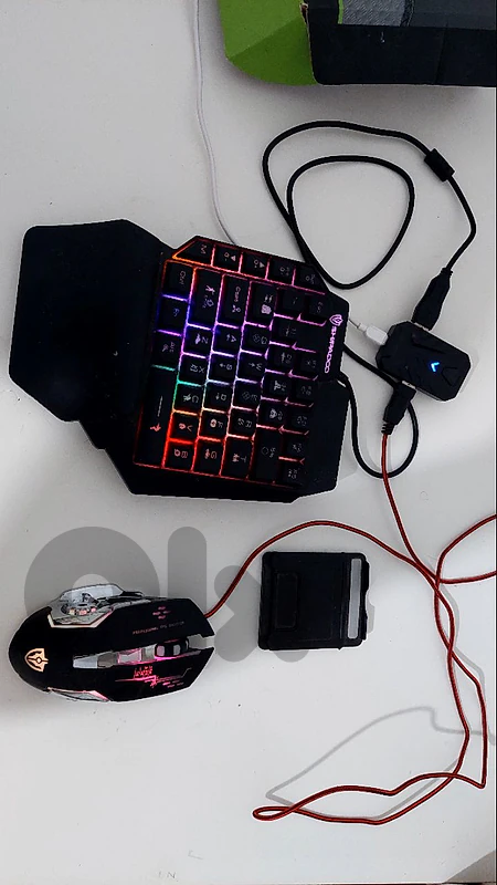 ست كامل كيبورد وماوس وستاند وجهاز البلوتوث بينوصل على التلفون بصير pc