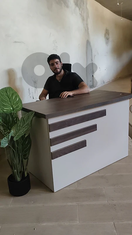Italian desk high quality 65$