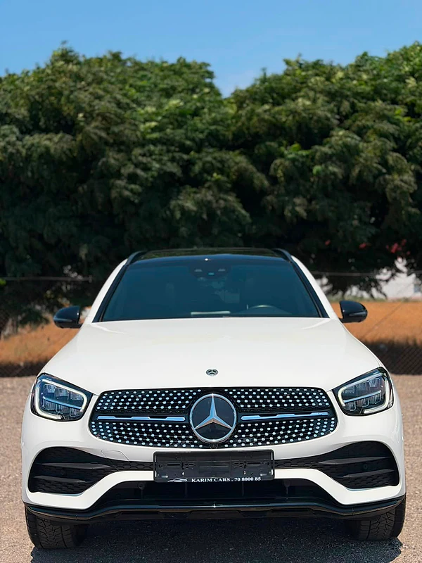 Mercedes-Benz GLC-300 4Matic  Night Mode