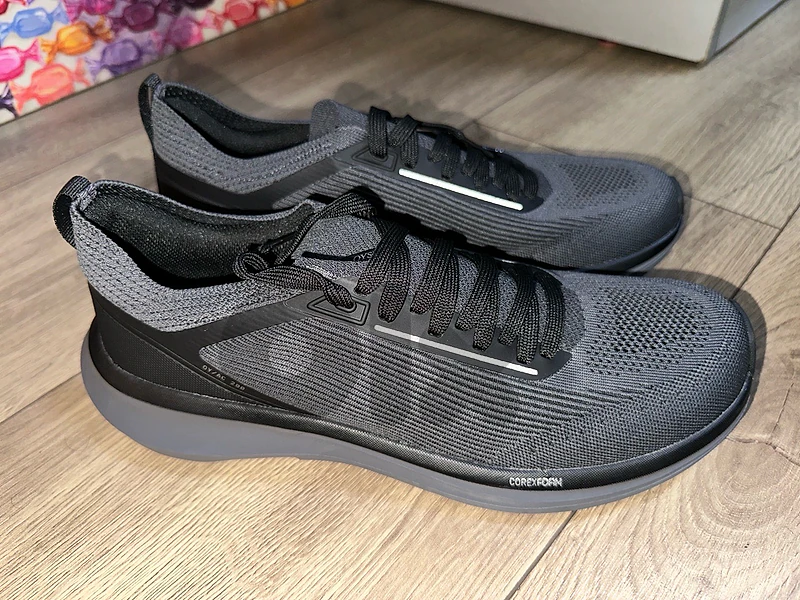Oysho Men’s Running Shoes (EU 42)- Exclusive, Not Sold in Lebanon- New
