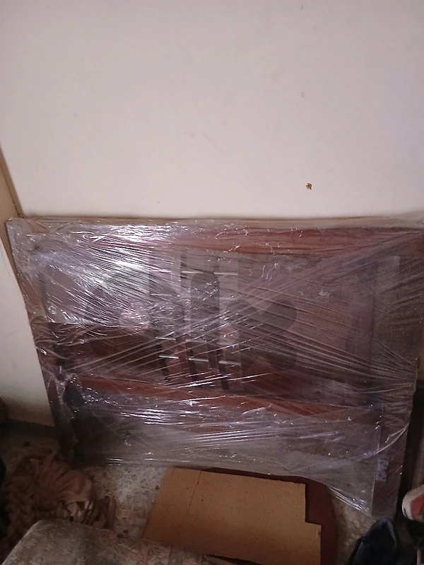تخت مفكوك جاهز للنقل متل يلي راكب بل صورة نهايتو ٨٠$