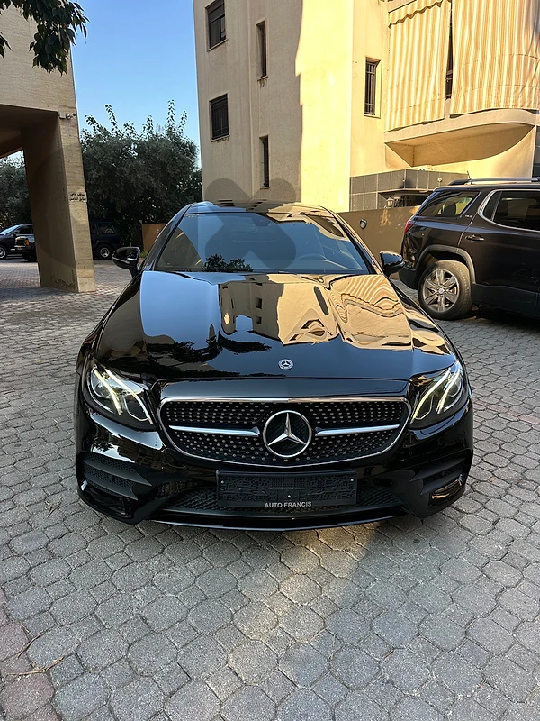 Mercedes E 200 coupe AMG-line NP 2017 black on black