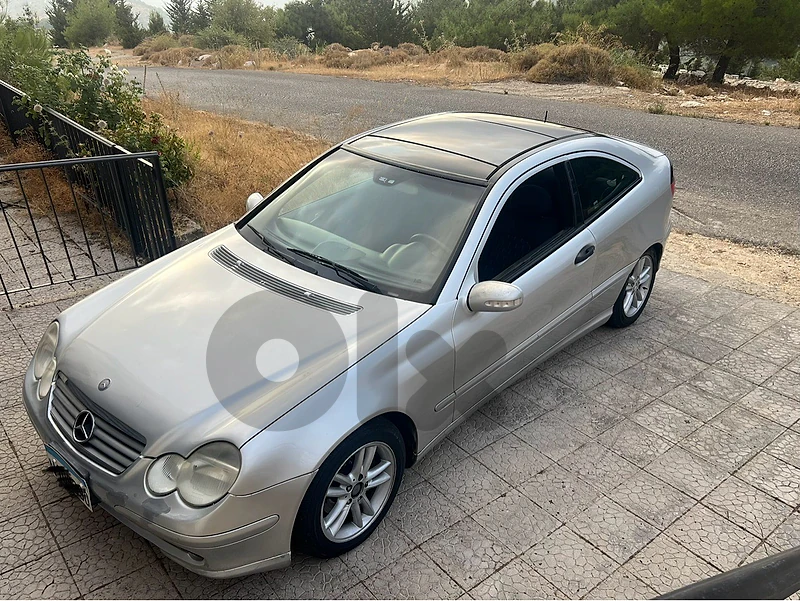 Mercedes-Benz C-Class 2002 c 230 2002 super clean